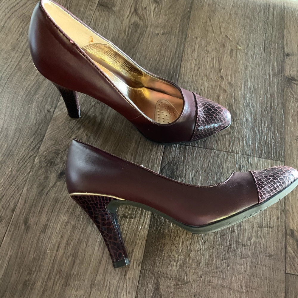 Solesenseability Maroon Heels